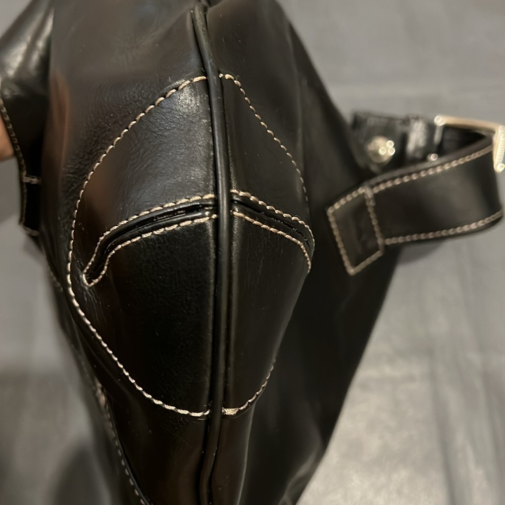 Michael Kors Hutton Black Leather Hobo Bag - Picture 6 of 15